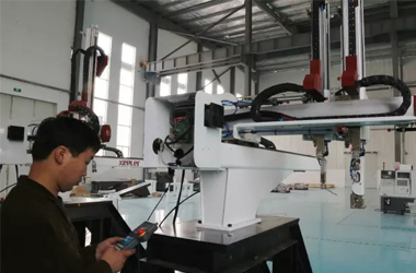 Amidst the green hills and green waters, leisurely see "Intelligent Manufacturing"